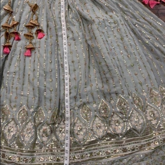 Lehenga Choli - Picture 3 of 12